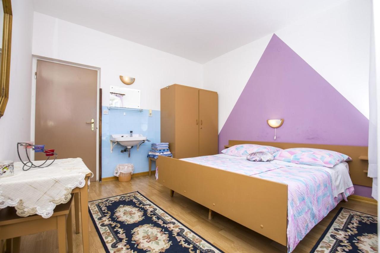 Rooms Padovan Banjol エクステリア 写真